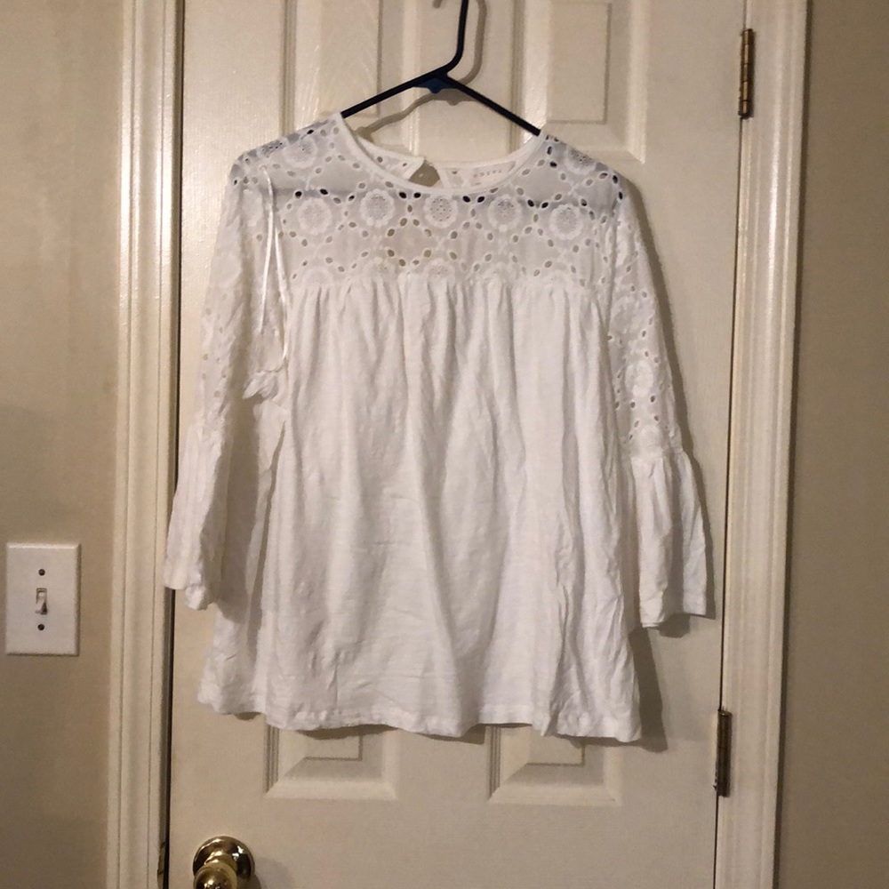 Cute shirt with lace
